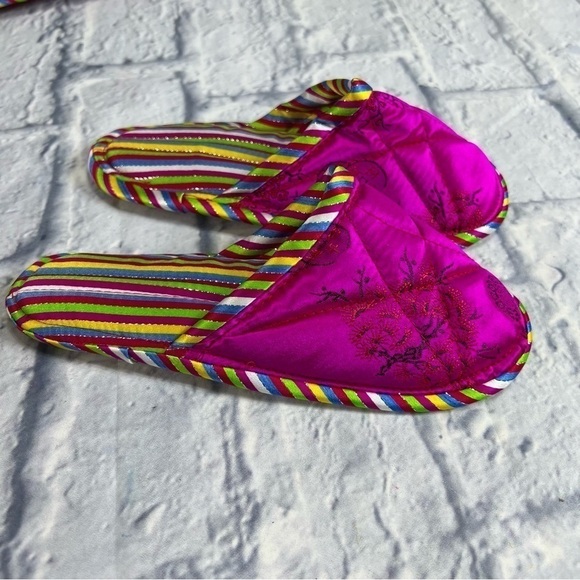 New Children's satin slippers size 11/12 little boys or girls - Picture 1 of 6